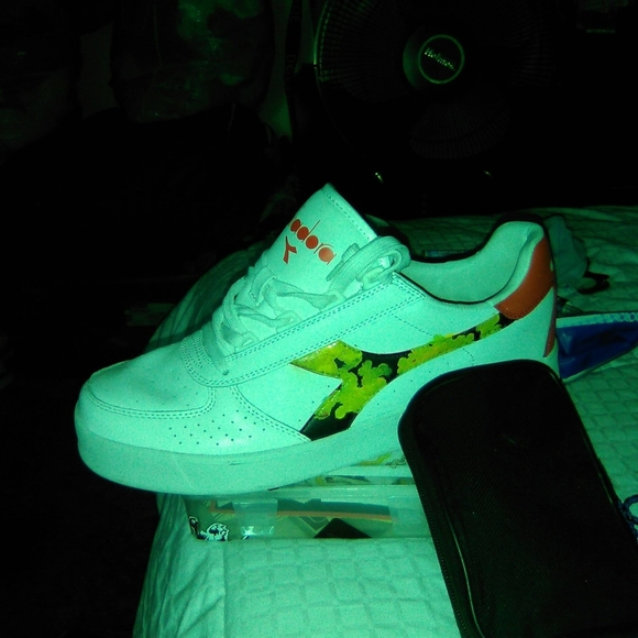 Shoes - Picture 2 of 7